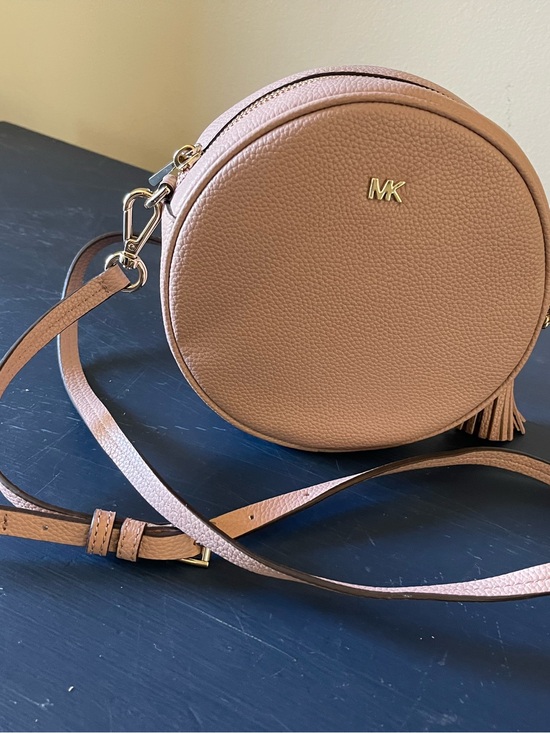 Michael Kors Handbags - Michael Kors Round Pebbled Crossbody in Tan